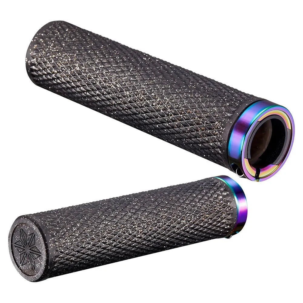 Puños bicicleta MTB Supacaz Diamond Kush negros diámetro 34mm con anillos de bloqueo.